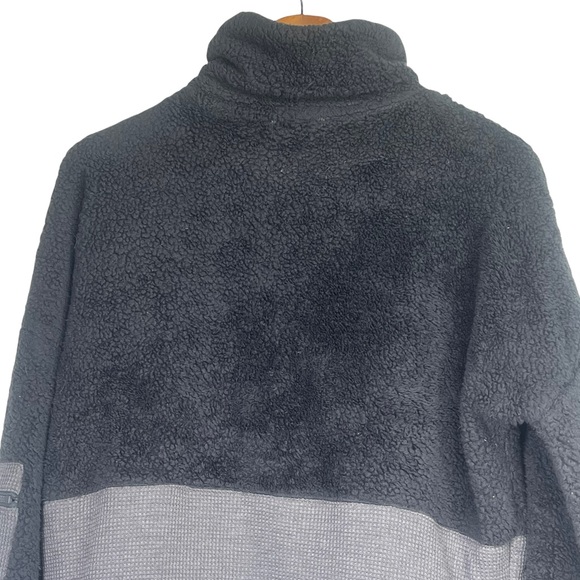 Fantastic Fawn Small Black & Grey Fuzzy Pullover - Picture 6 of 8